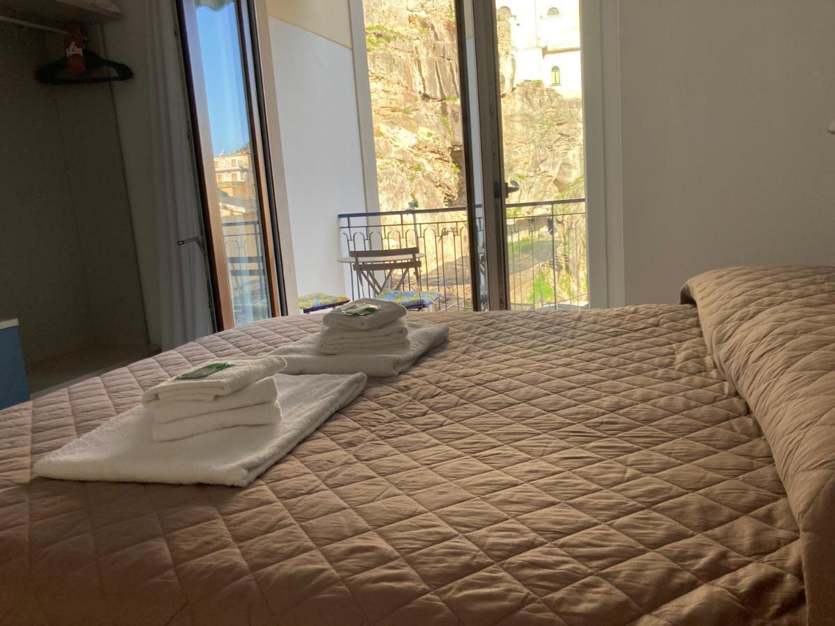 Divina Holiday - Rooms Maiori Eksteriør bilde