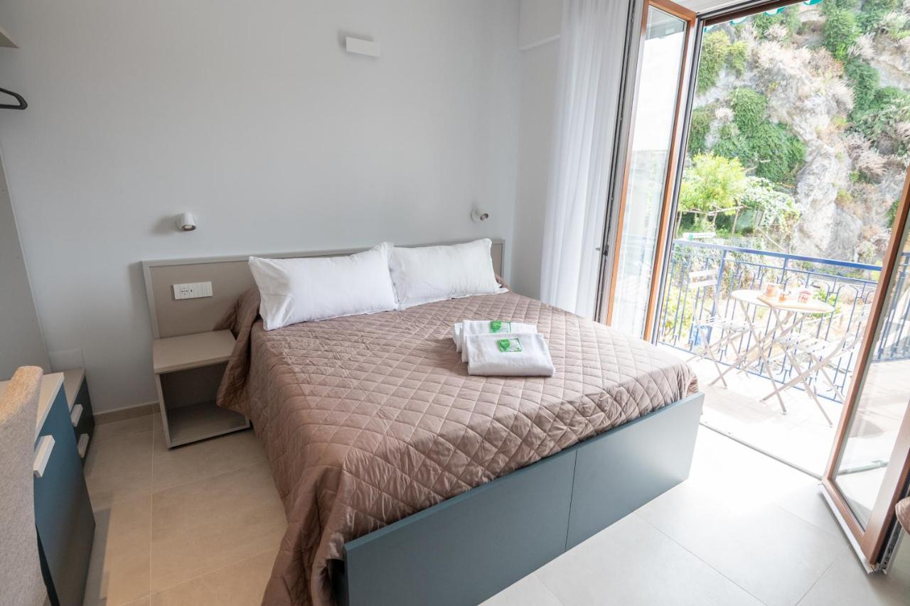 Divina Holiday - Rooms Maiori Eksteriør bilde