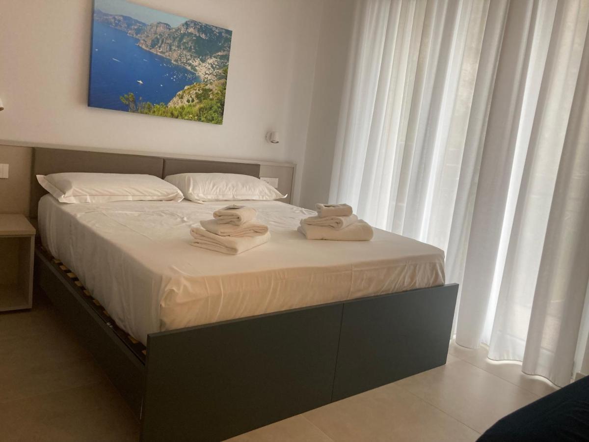 Divina Holiday - Rooms Maiori Eksteriør bilde