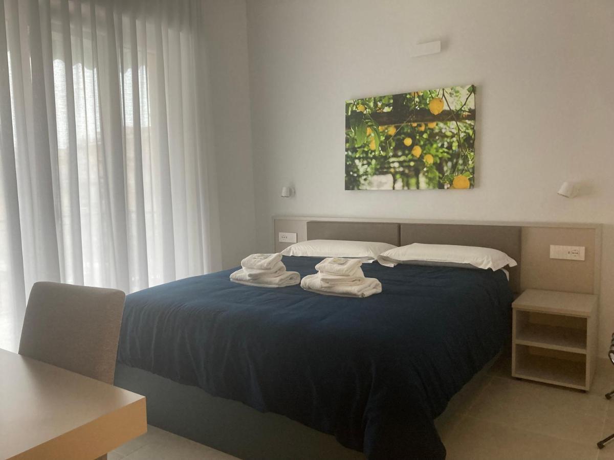 Divina Holiday - Rooms Maiori Eksteriør bilde